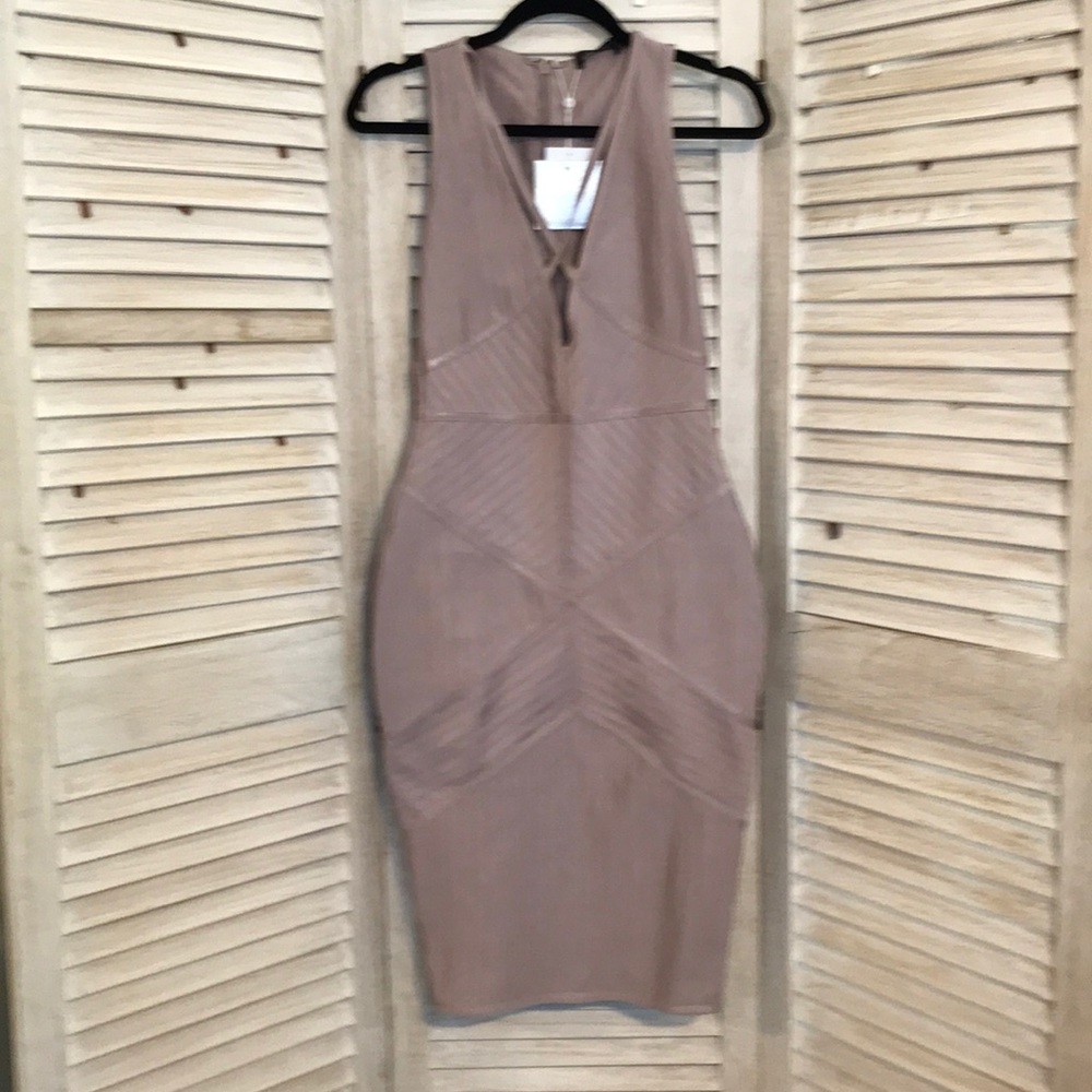 Light mauve-pink deep-v bodycon dress